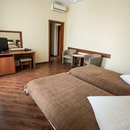 Karpaty Hotel Khust Eksteriør bilde