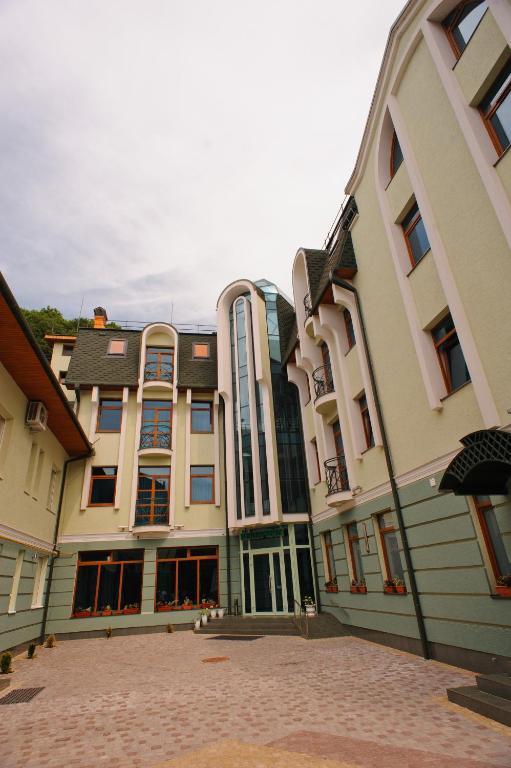Karpaty Hotel Khust Eksteriør bilde