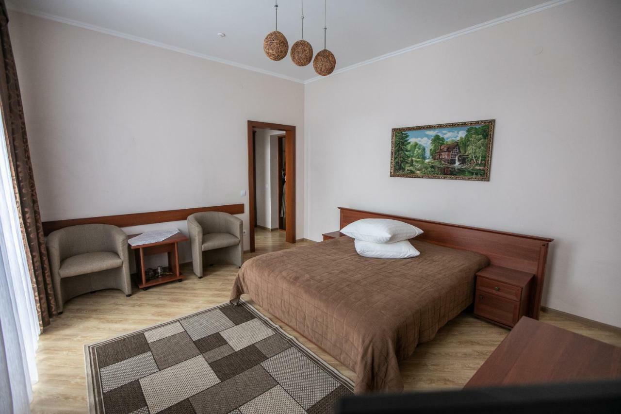 Karpaty Hotel Khust Eksteriør bilde