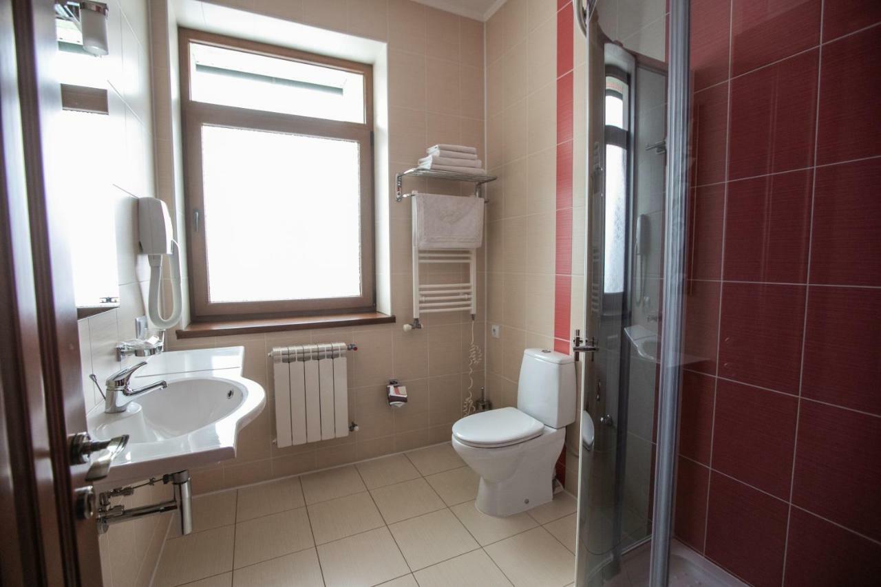Karpaty Hotel Khust Eksteriør bilde
